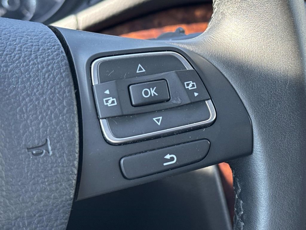 Used 2013 Volkswagen Passat TDI SEL Premium FWD image 20