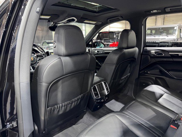 Used 2015 Porsche Cayenne S image 55
