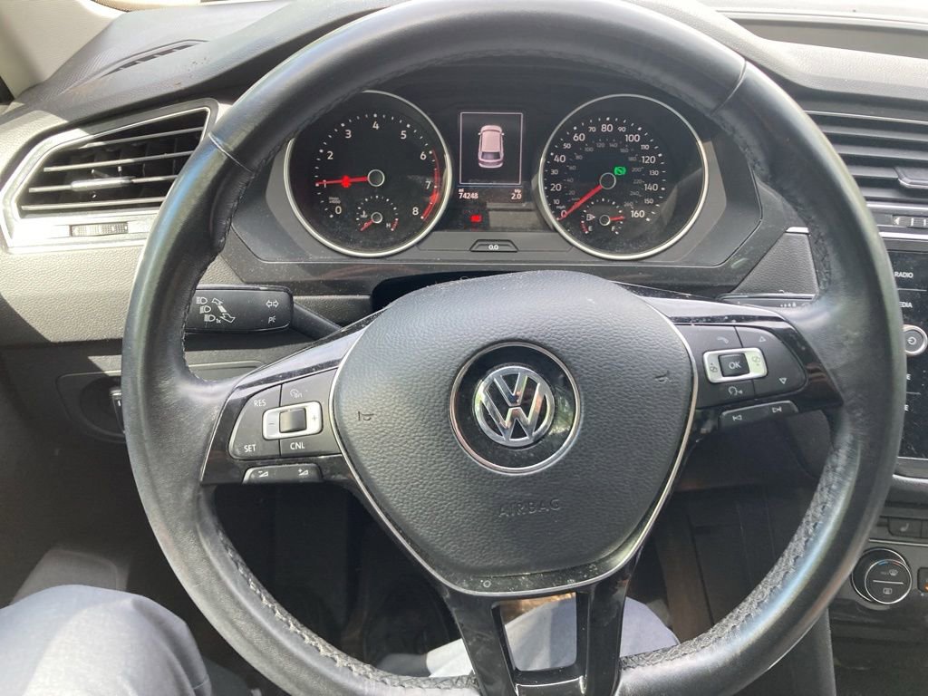 Used 2018 Volkswagen Tiguan SE AWD/4WD image 10