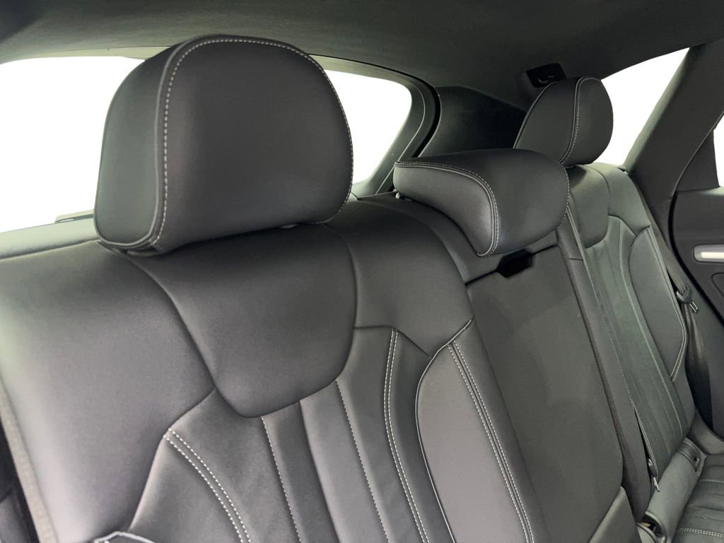 Used 2025 Audi Q5 2.0T Premium image 41