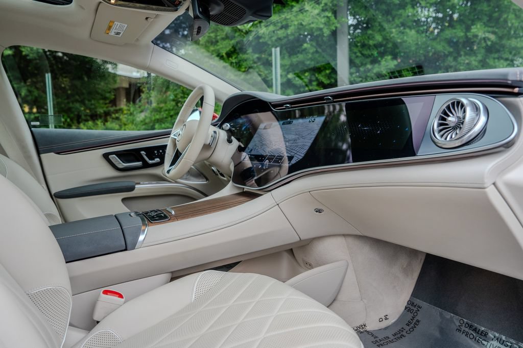 Used 2023 Mercedes-Benz EQS 580 4MATIC Sedan image 25