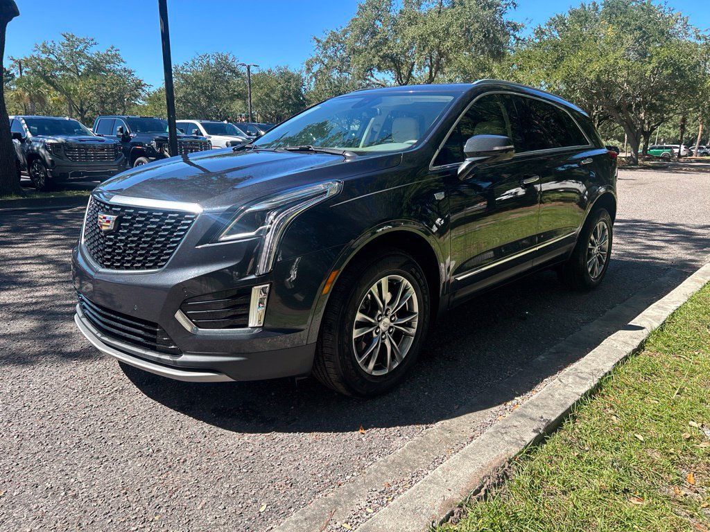 Used 2021 Cadillac XT5 Premium Luxury FWD image 2