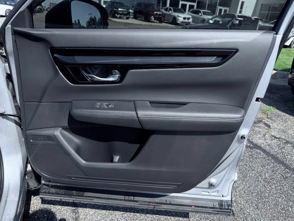 Used 2025 Honda CR-V Sport Touring image 17
