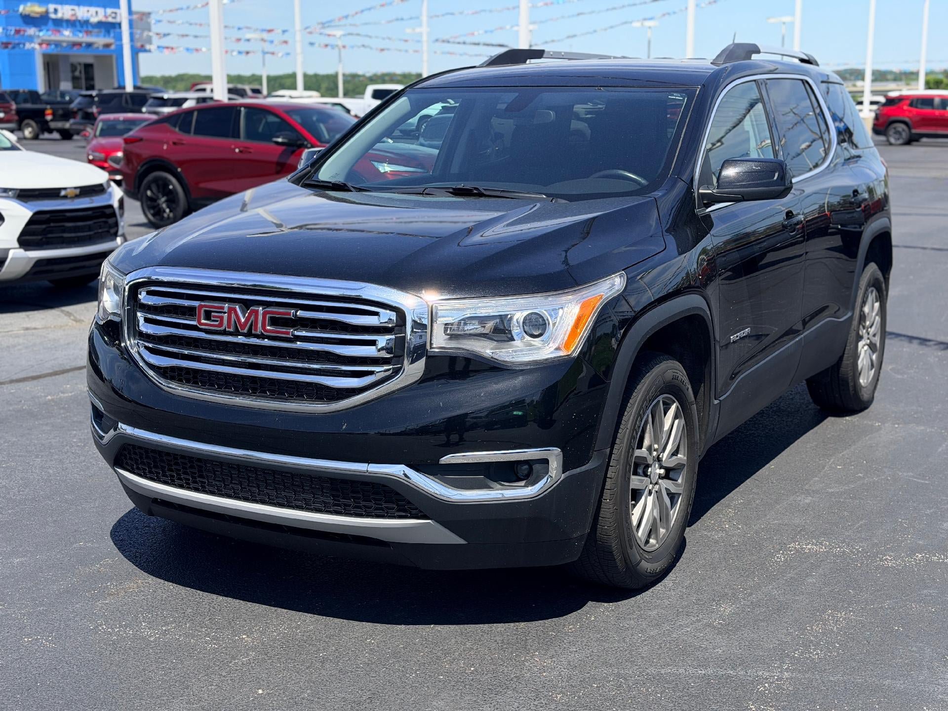Used 2019 GMC Acadia SLE FWD image 1