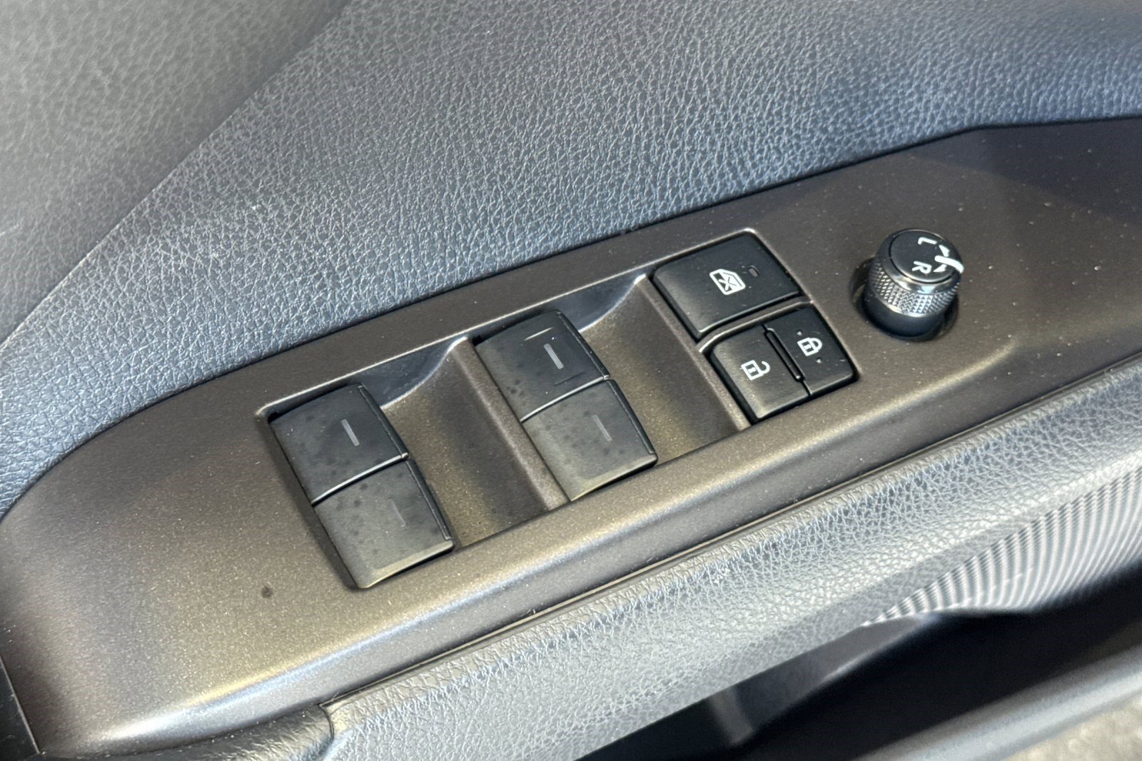 Used 2022 Toyota Camry LE FWD image 13