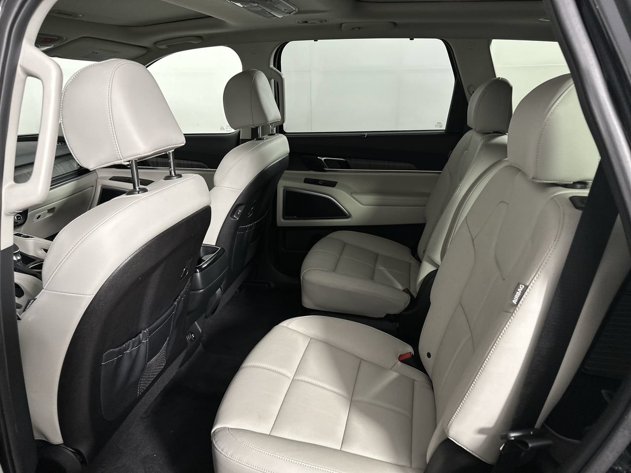 Certified 2025 Kia Telluride SX w/ SX Captain's Chair Package FWD image 15