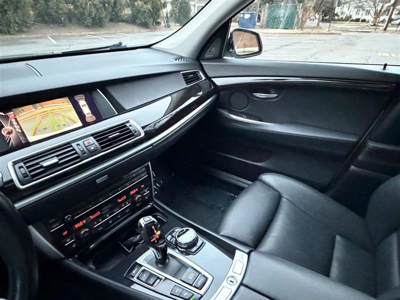 Used 2017 BMW 535i Gran Turismo image 33