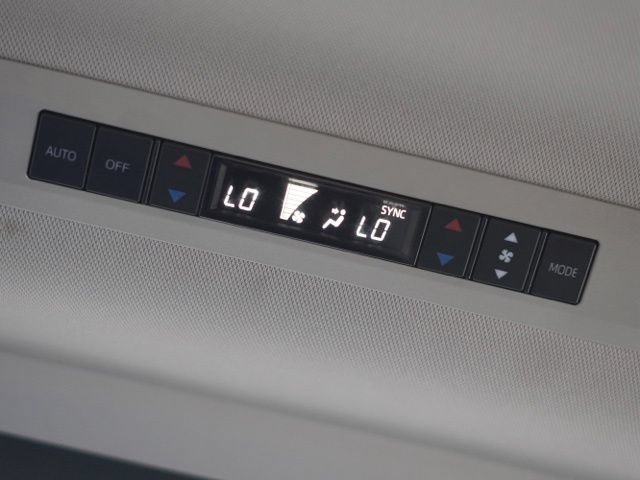 Used 2024 Toyota Sienna Limited AWD/4WD image 52