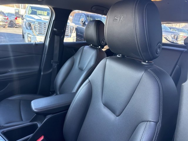 Used 2024 Buick Encore GX Sport Touring image 11