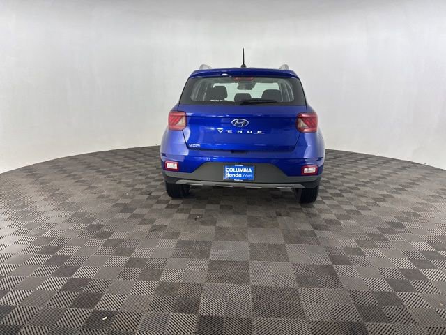 Used 2025 Hyundai Venue SEL image 9