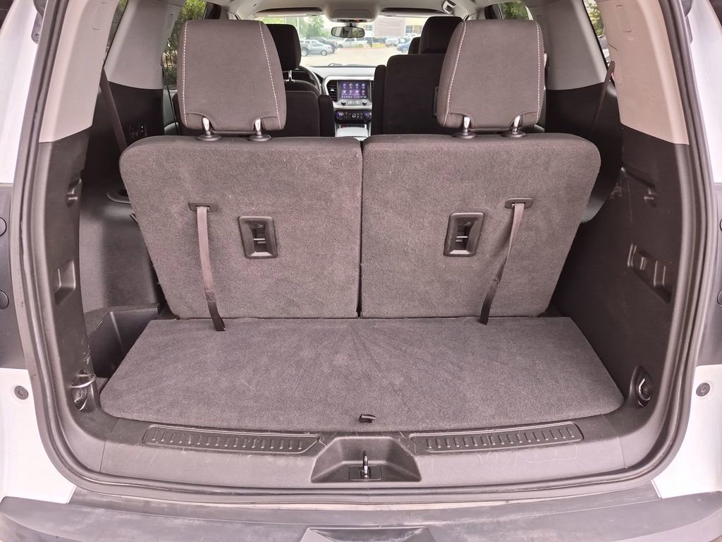 Used 2021 GMC Acadia SLE FWD image 43