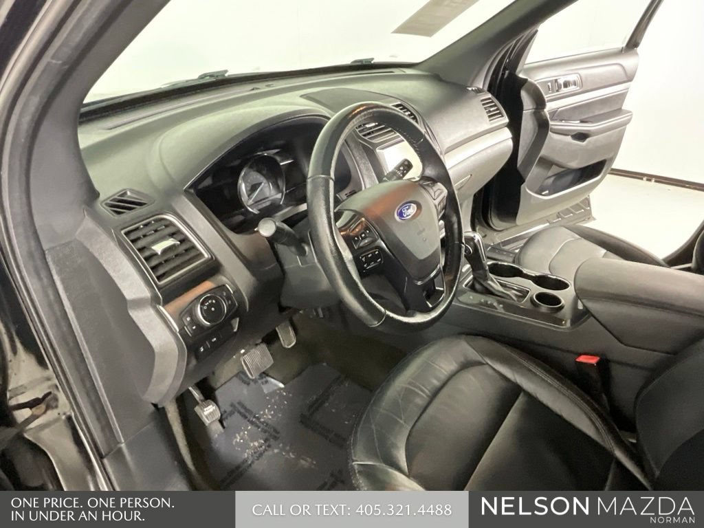 Used 2018 Ford Explorer XLT w/ Equipment Group 202A FWD image 33