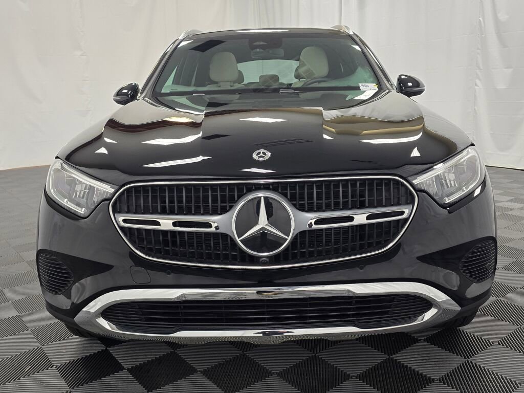 Certified 2025 Mercedes-Benz GLC 300 4MATIC image 9