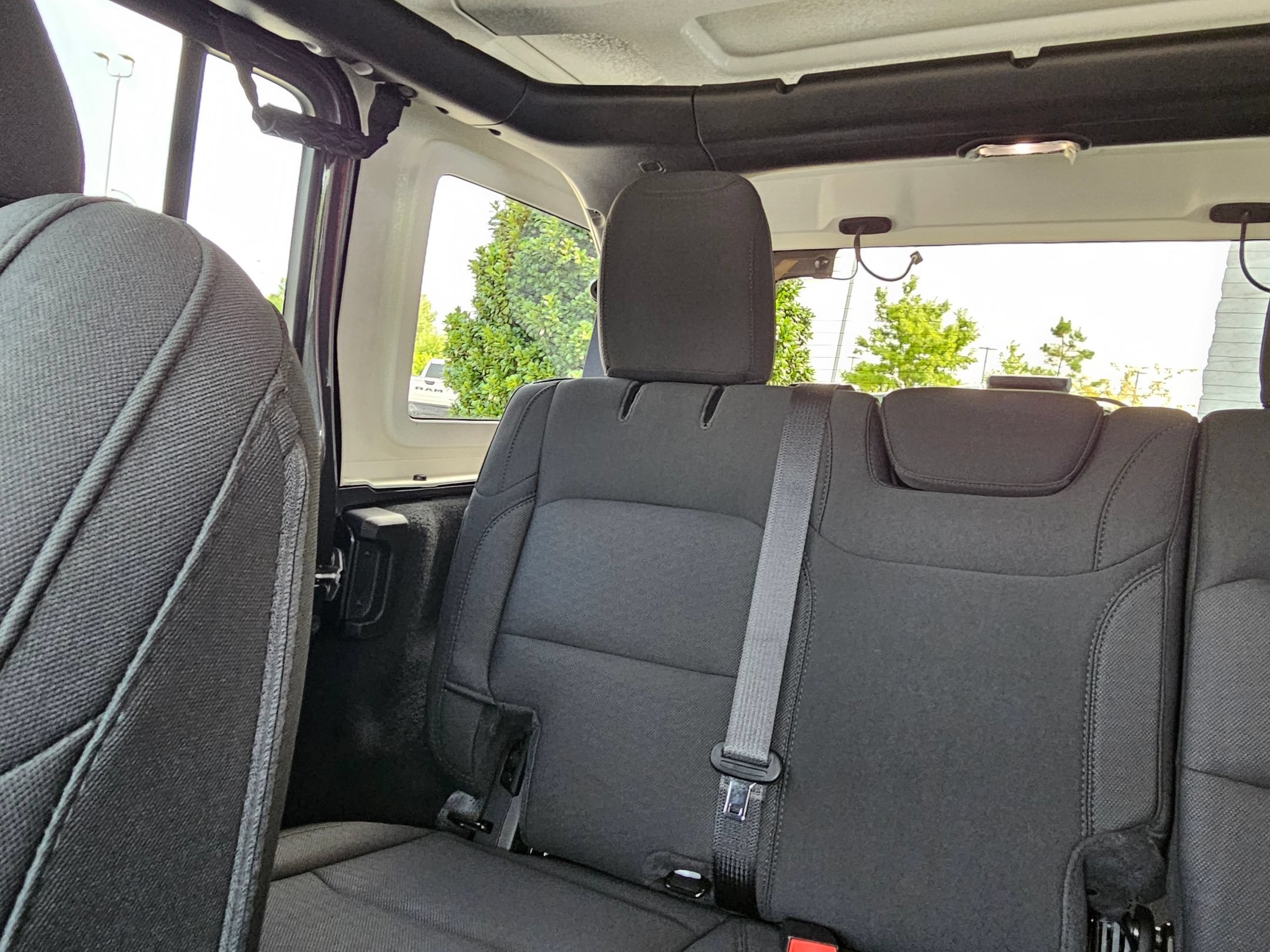 Used 2020 Jeep Wrangler Unlimited Sport S AWD/4WD image 25