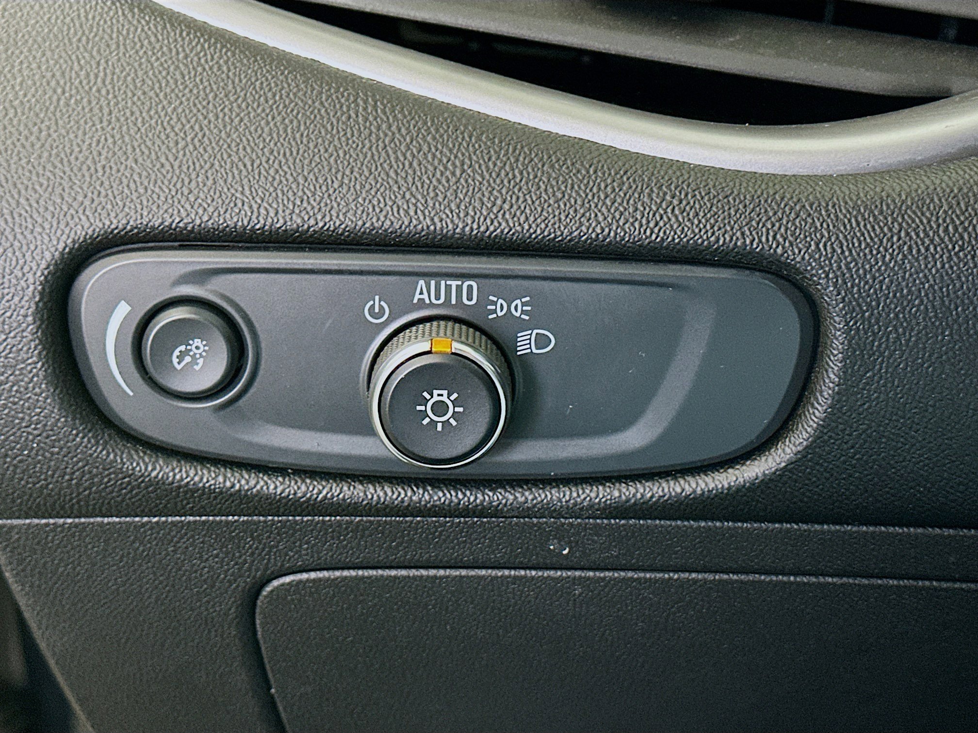 Used 2024 Chevrolet Malibu LT image 16