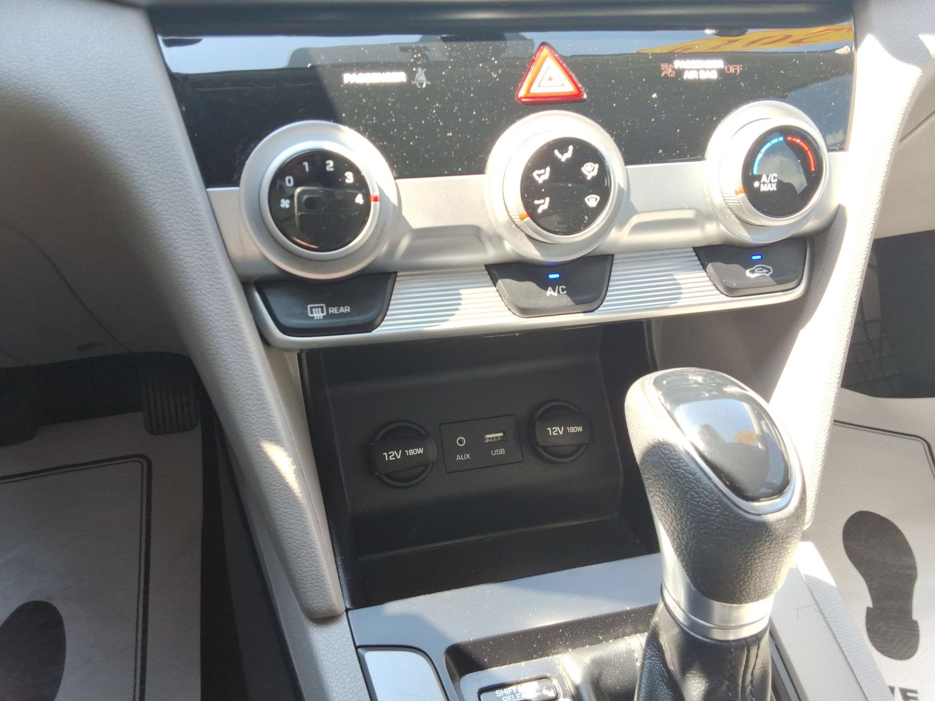 Used 2019 Hyundai Elantra SEL FWD image 17