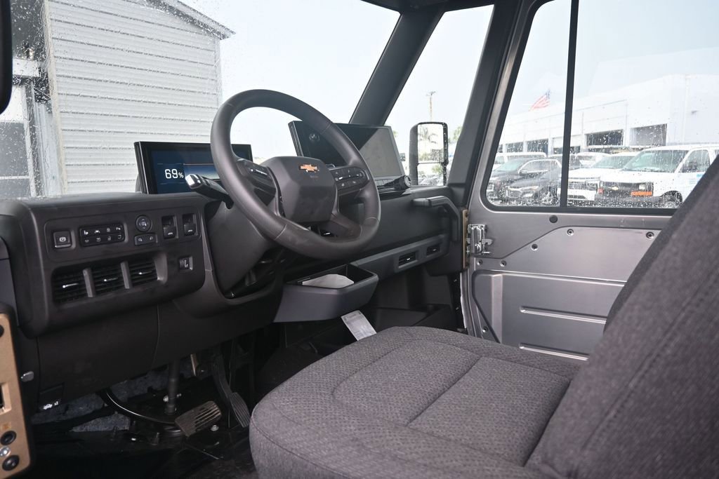 Used 2025 Chevrolet Brightdrop 400 FWD image 9