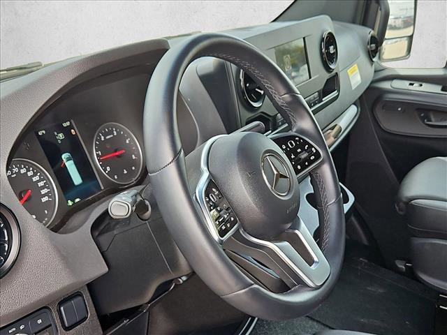 Used 2022 Mercedes-Benz Sprinter 2500 image 10