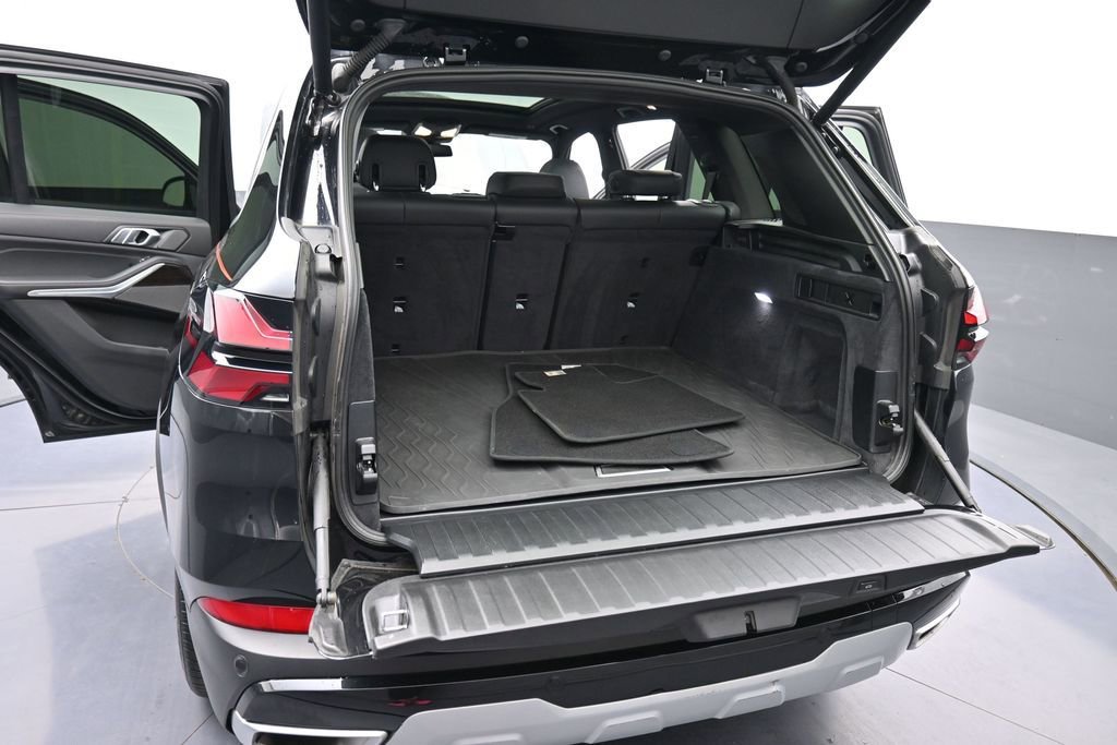 Used 2024 BMW X5 xDrive40i w/ Premium Package AWD/4WD image 18