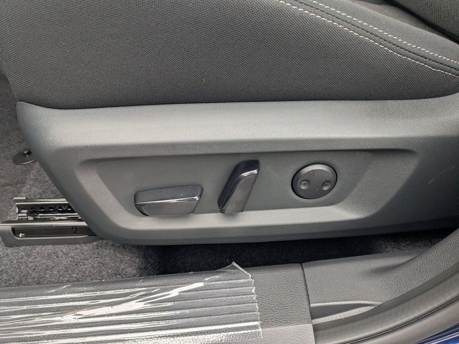 New 2026 Nissan Rogue SV FWD image 14