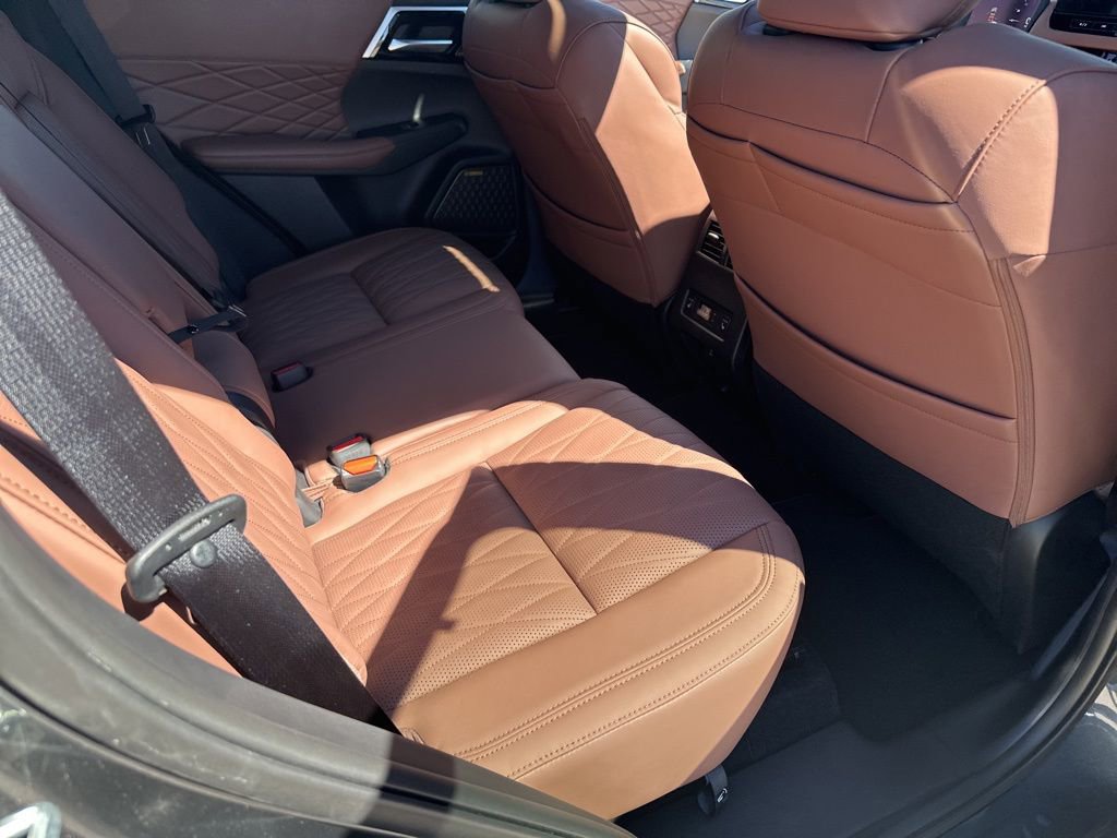 Used 2025 Mitsubishi Outlander SEL image 23