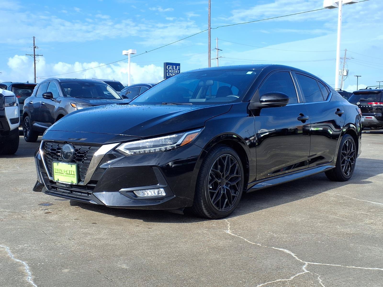 Used 2023 Nissan Sentra SR w/ SR Premium Package FWD image 5