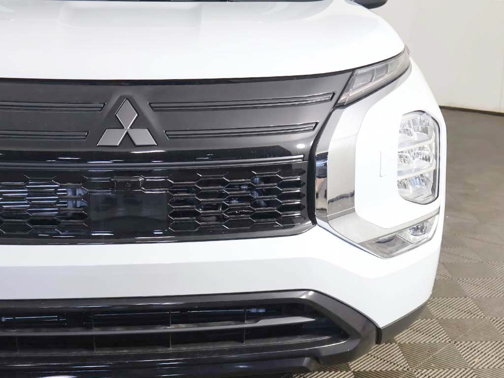 New 2026 Mitsubishi Outlander LE AWD/4WD image 14