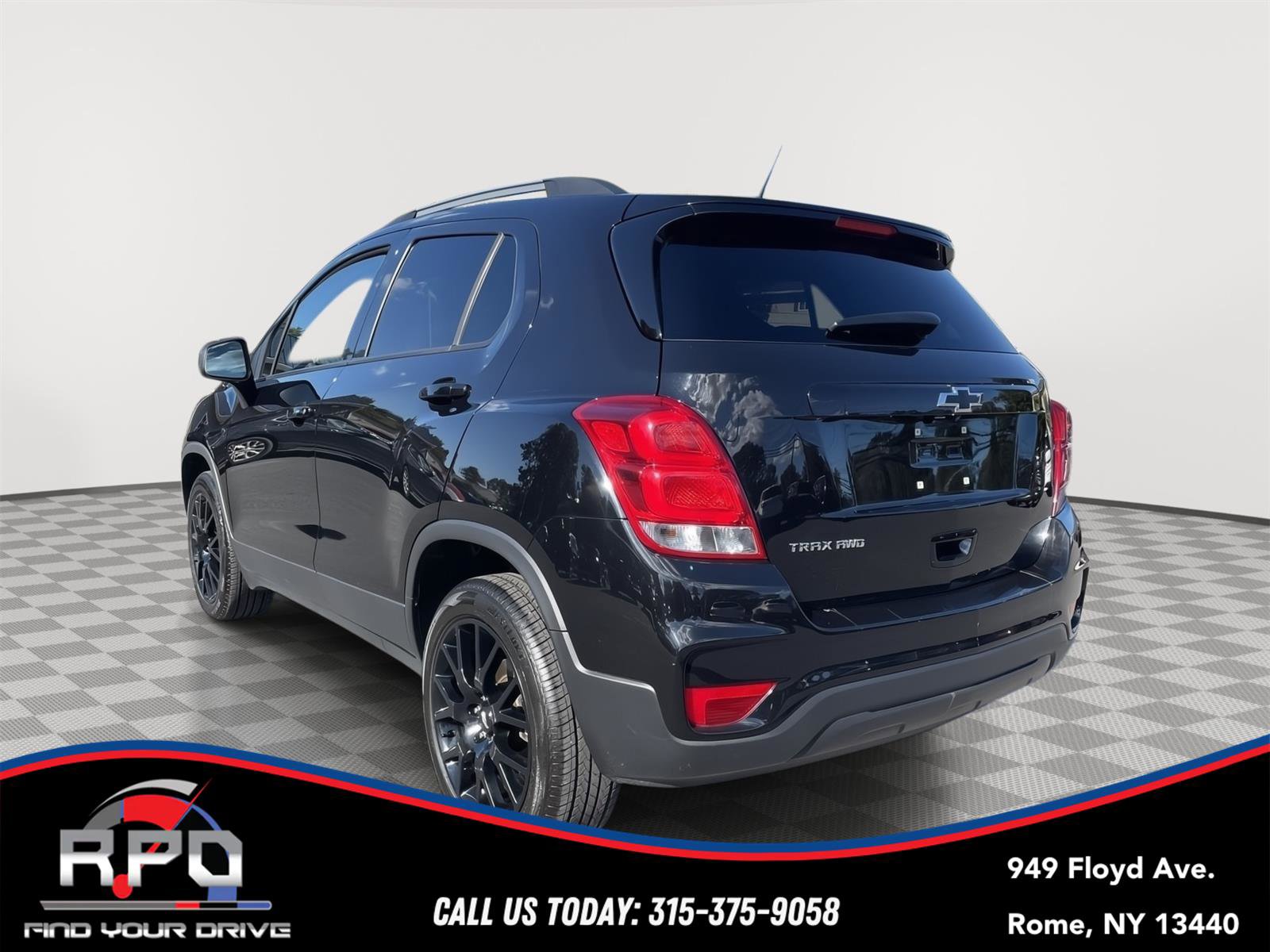 Used 2022 Chevrolet Trax LT w/ Midnight Edition image 3