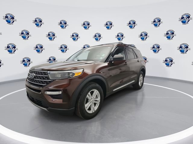 Used 2020 Ford Explorer XLT w/ Equipment Group 202A image 4