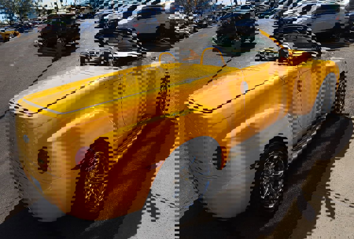 Used 2005 Chevrolet SSR w/ Preferred Equipment Group image 50