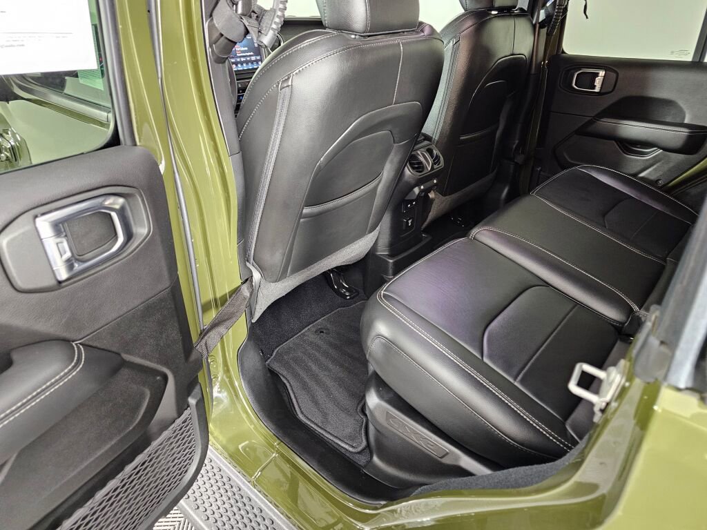 Used 2022 Jeep Wrangler Unlimited Sahara image 33
