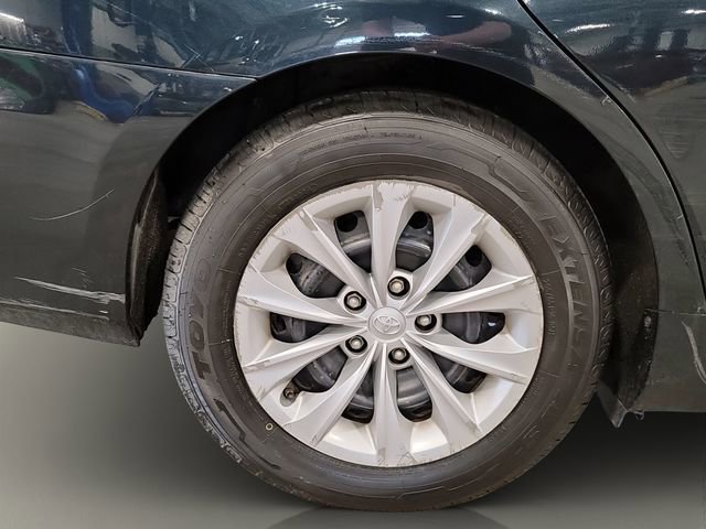 Used 2016 Toyota Camry LE image 24