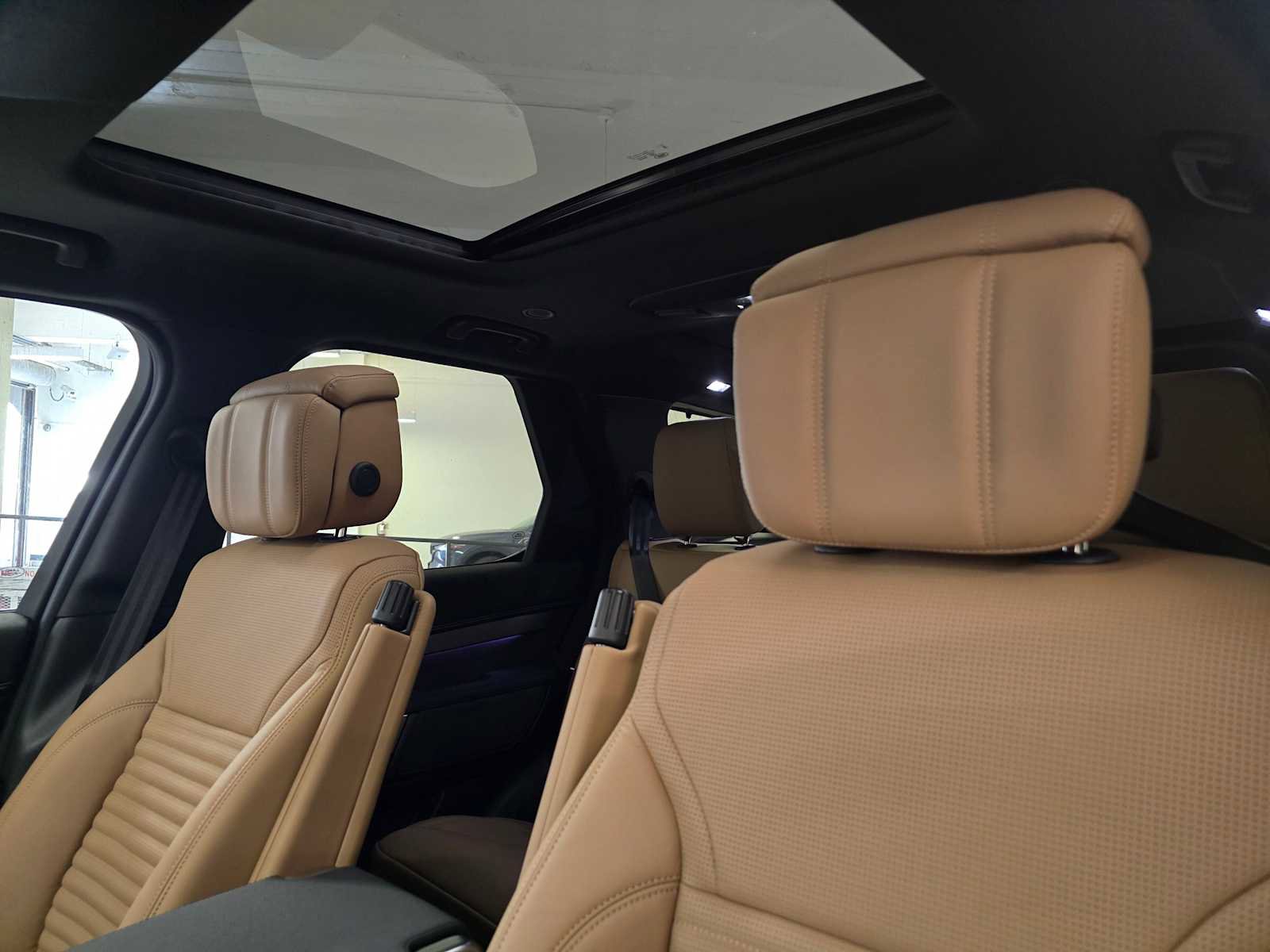 New 2026 Land Rover Discovery Limited Edition AWD/4WD image 22