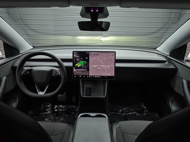 Used 2026 Tesla Model Y 2WD image 11