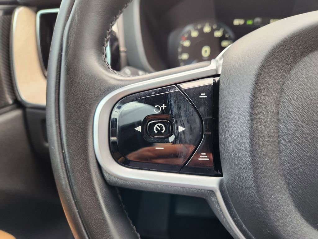 Used 2019 Volvo XC60 T6 Inscription w/ Protection Package Premier image 28
