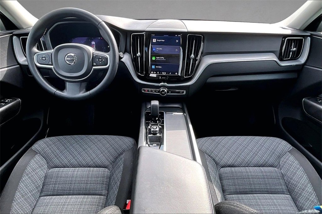 Certified 2023 Volvo XC60 B5 Core image 7