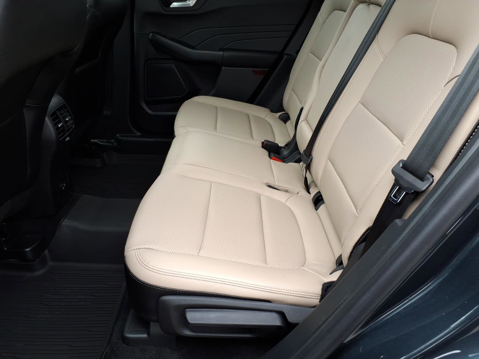 Certified 2022 Ford Escape SEL AWD/4WD image 11