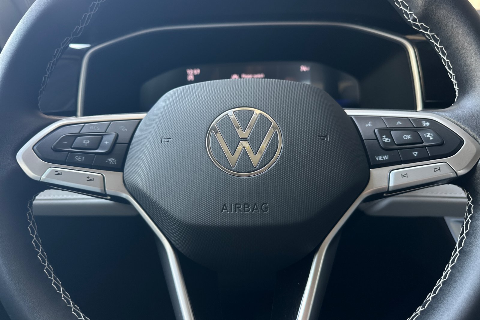 New 2027 Volkswagen Taos SE FWD image 21