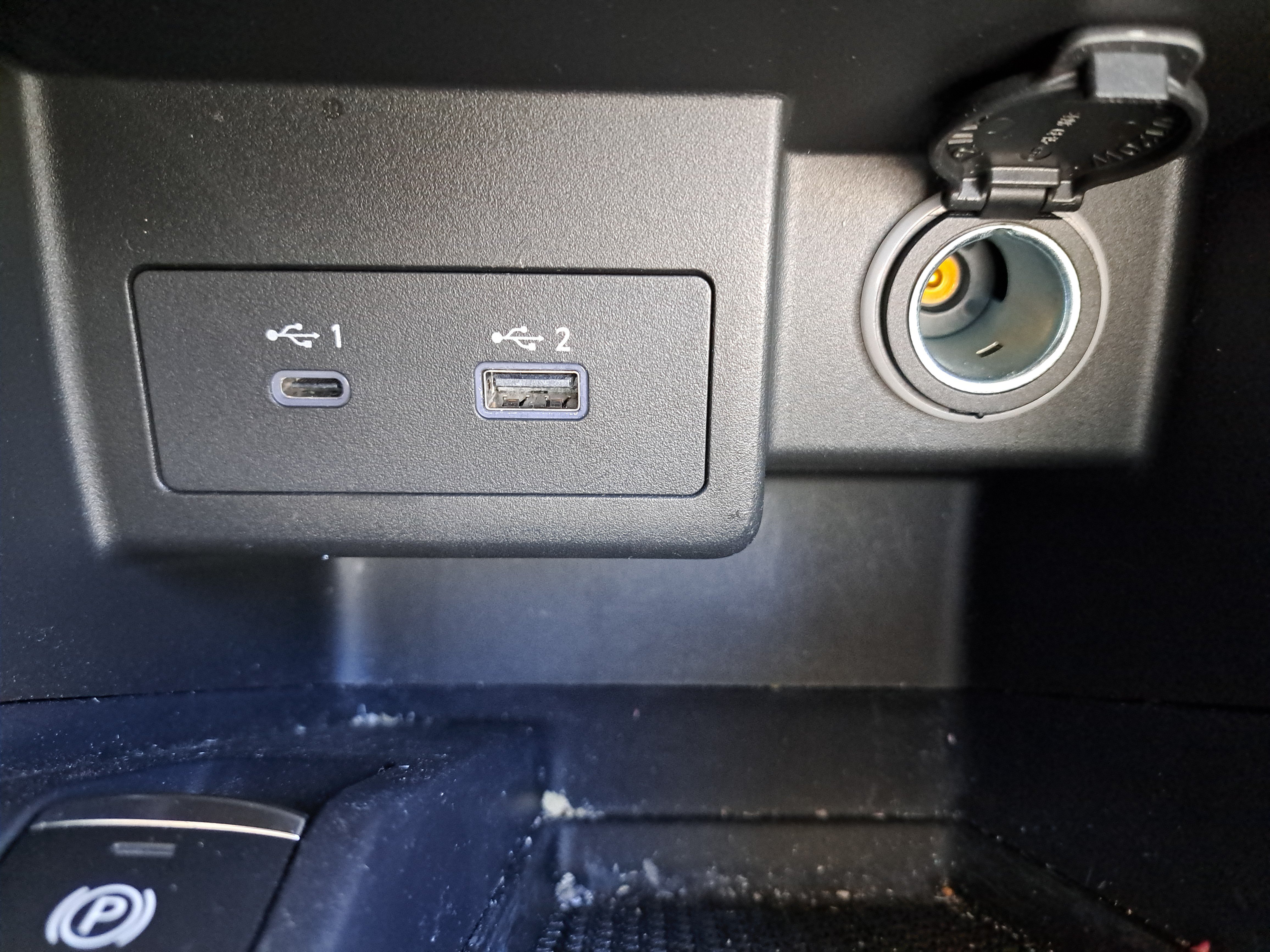 Certified 2024 Nissan Kicks SR w/ SR Premium Package FWD image 30