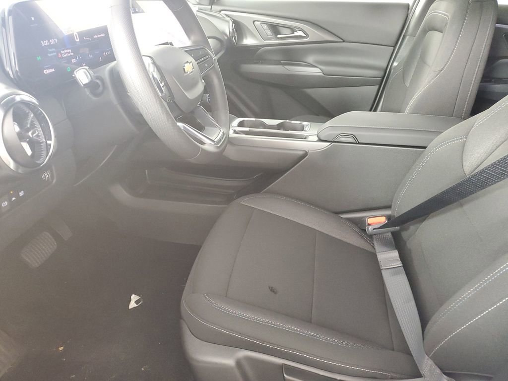 New 2026 Chevrolet Equinox EV LT image 11