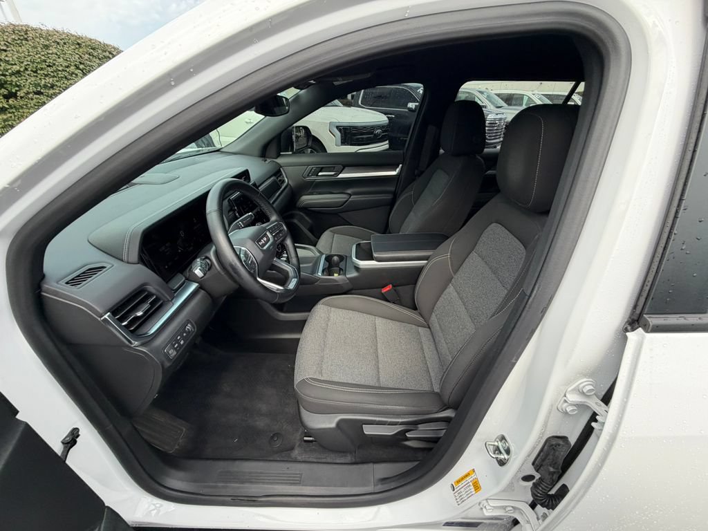 Certified 2025 GMC Terrain Elevation w/ Black Edition AWD/4WD image 25