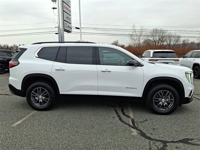 Used 2025 GMC Acadia Elevation image 9