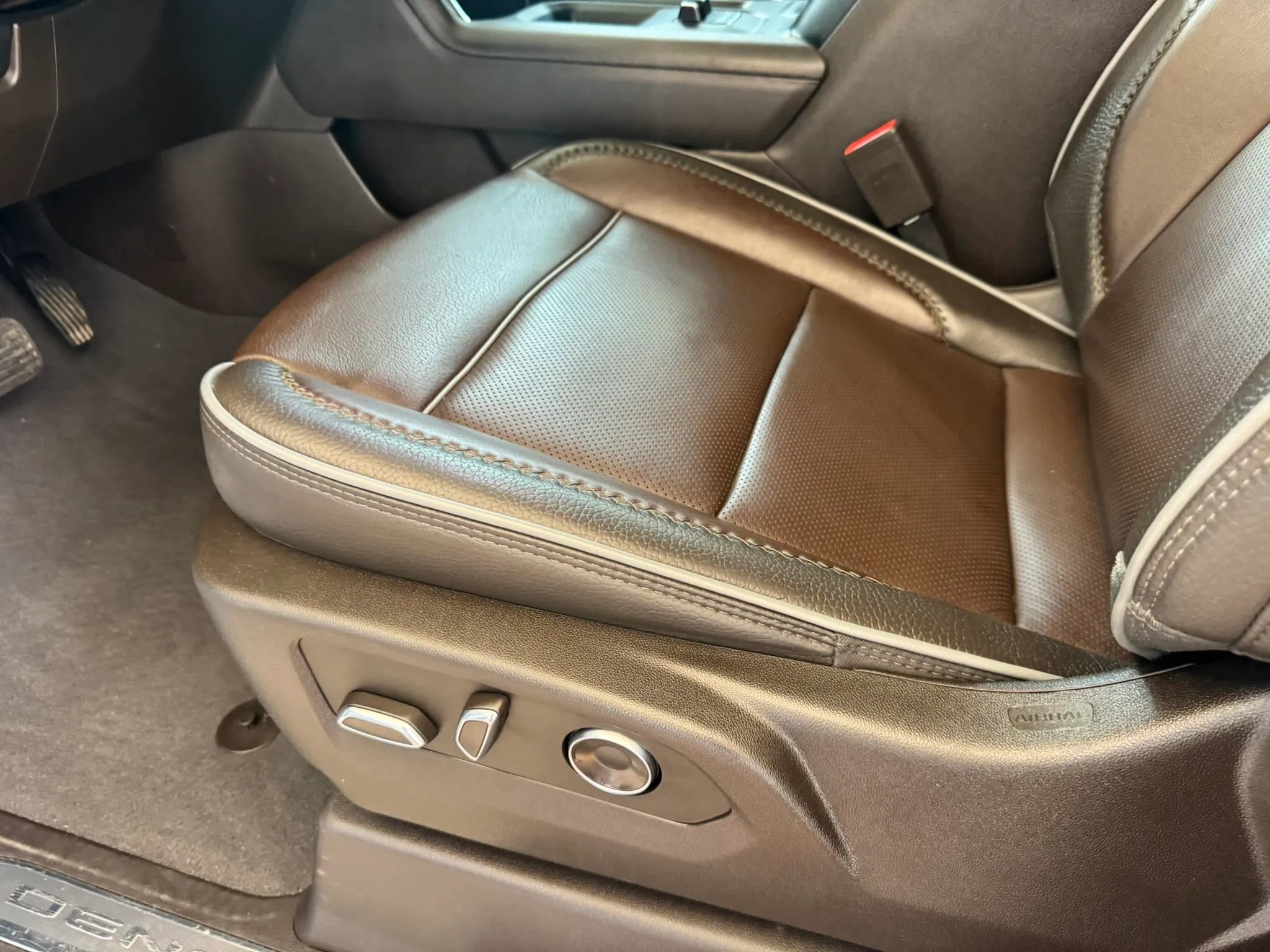 Used 2024 GMC Sierra 2500 Denali w/ Denali Reserve Package image 14