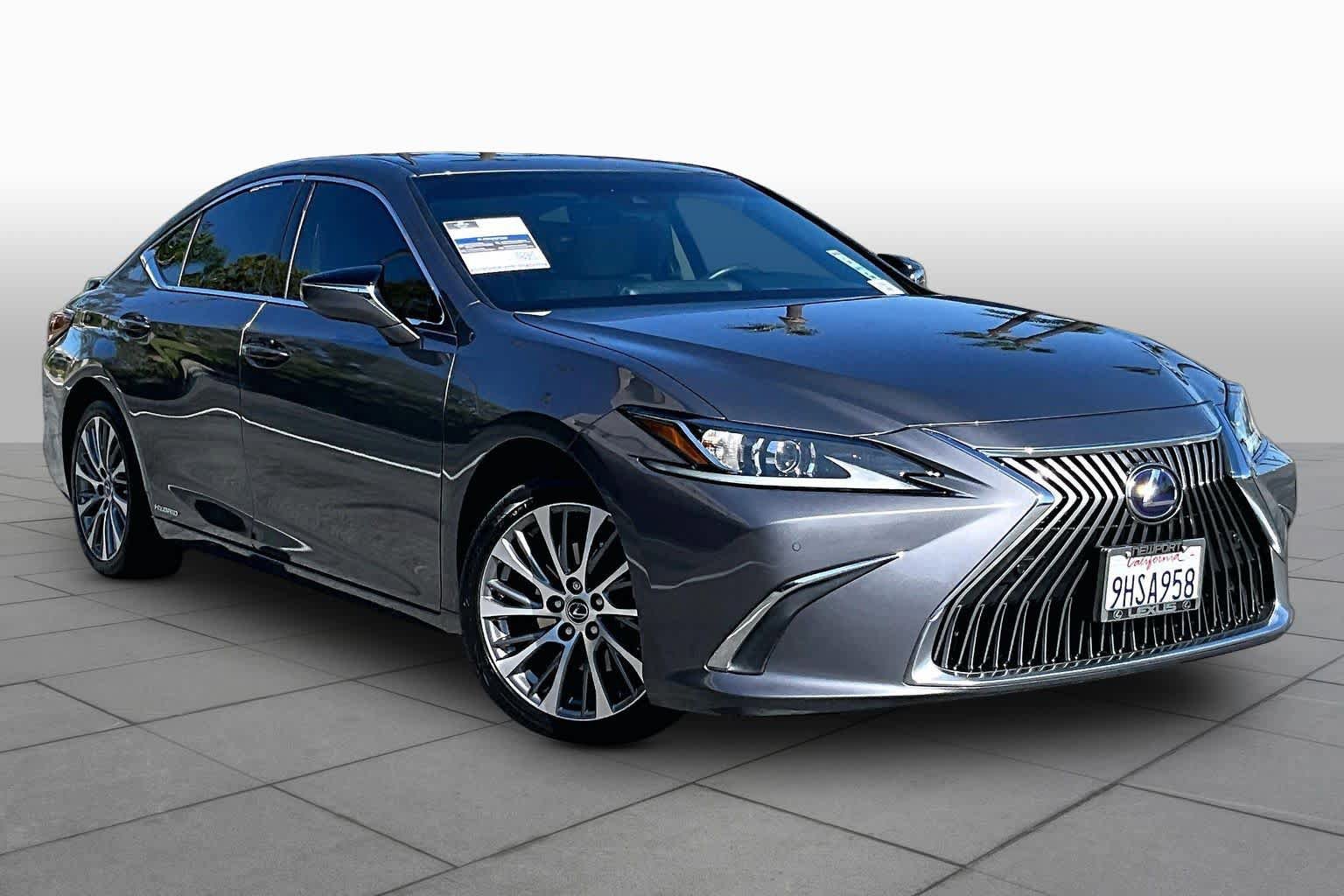 Used 2021 Lexus ES 300h w/ Premium Package FWD image 2