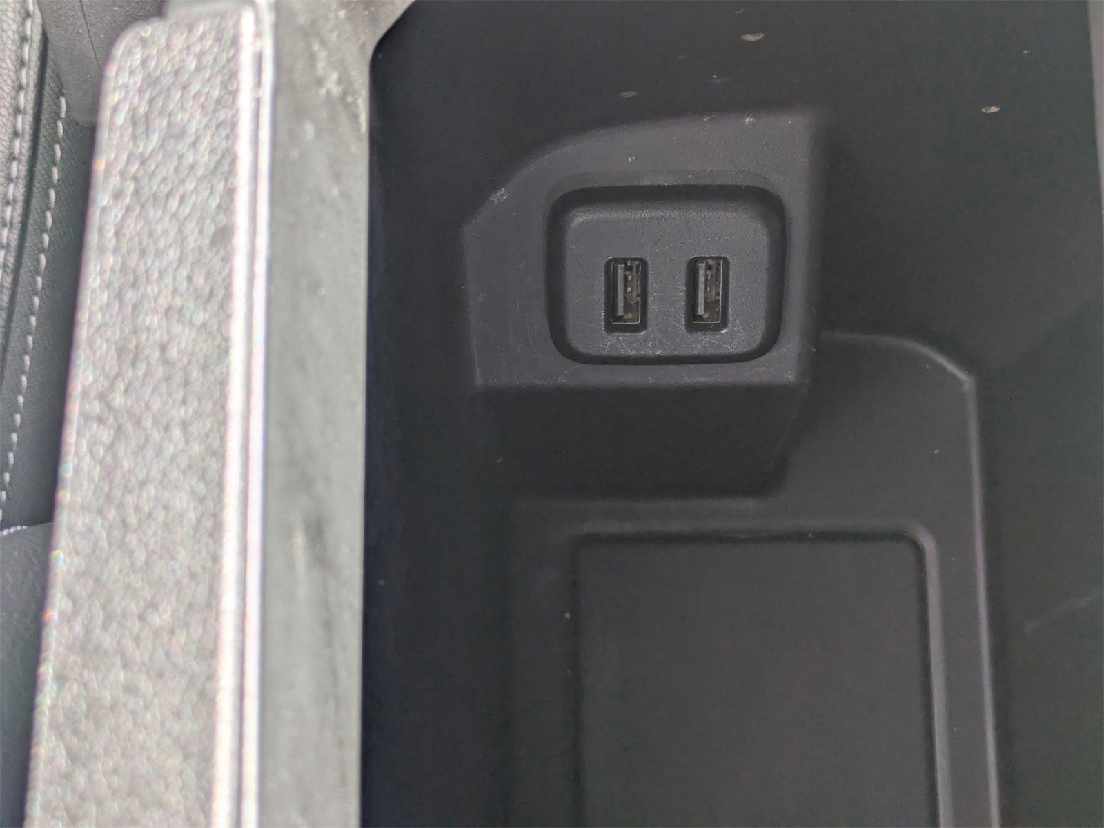 Used 2023 GMC Terrain SLT image 25