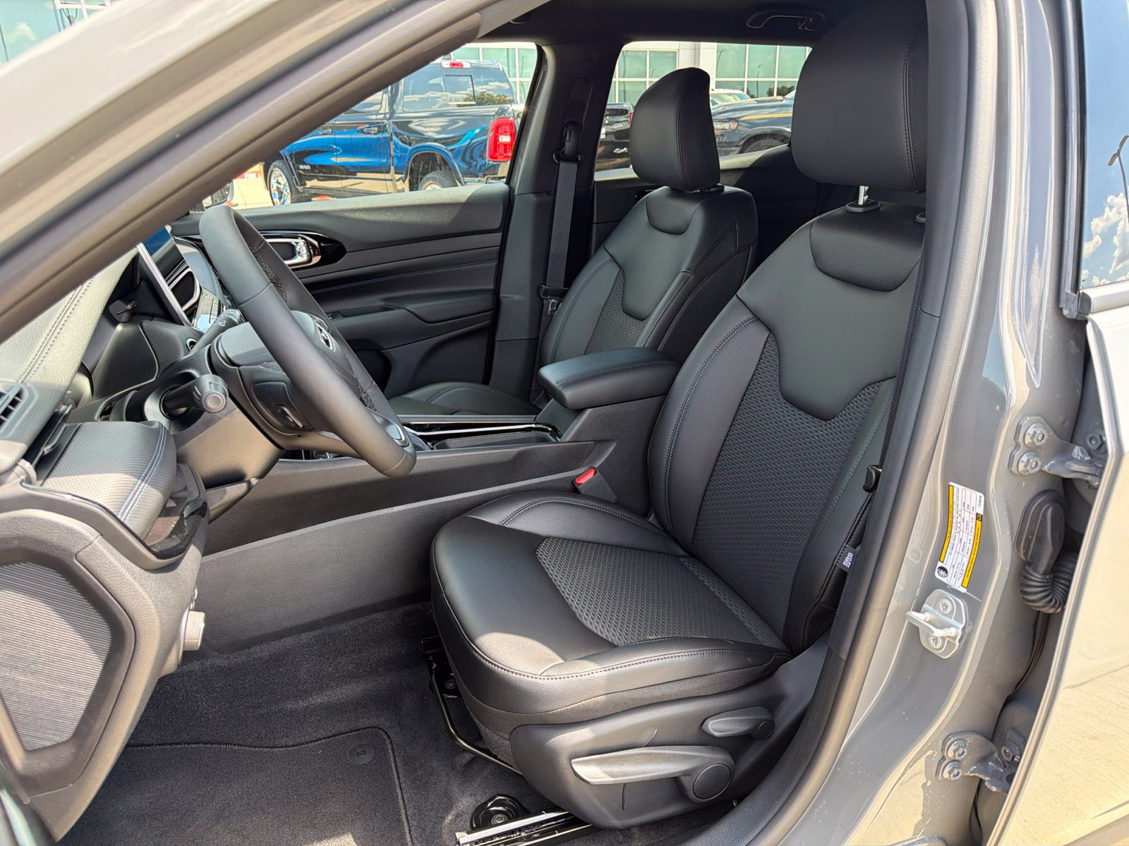 New 2026 Jeep Compass Latitude AWD/4WD image 14