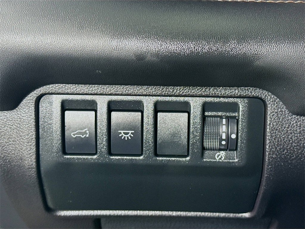 Used 2025 Subaru Ascent Bronze Edition image 21