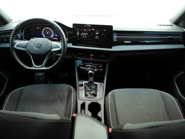 Used 2025 Volkswagen Jetta Sport image 3