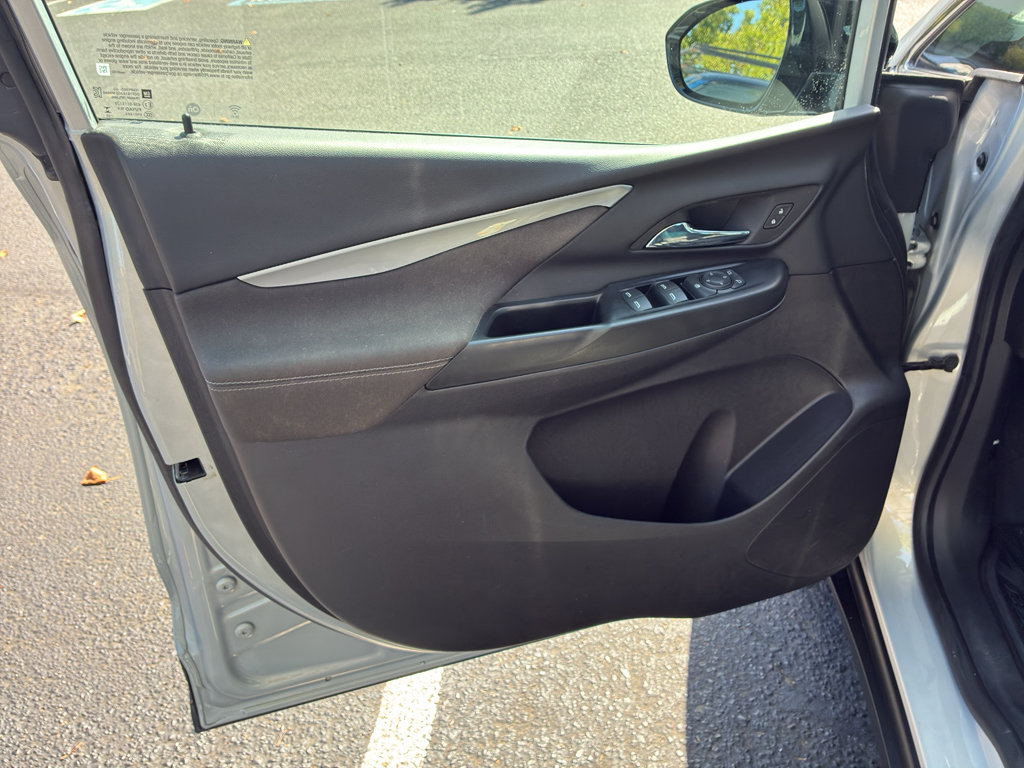 Used 2023 Chevrolet Bolt LT FWD image 18