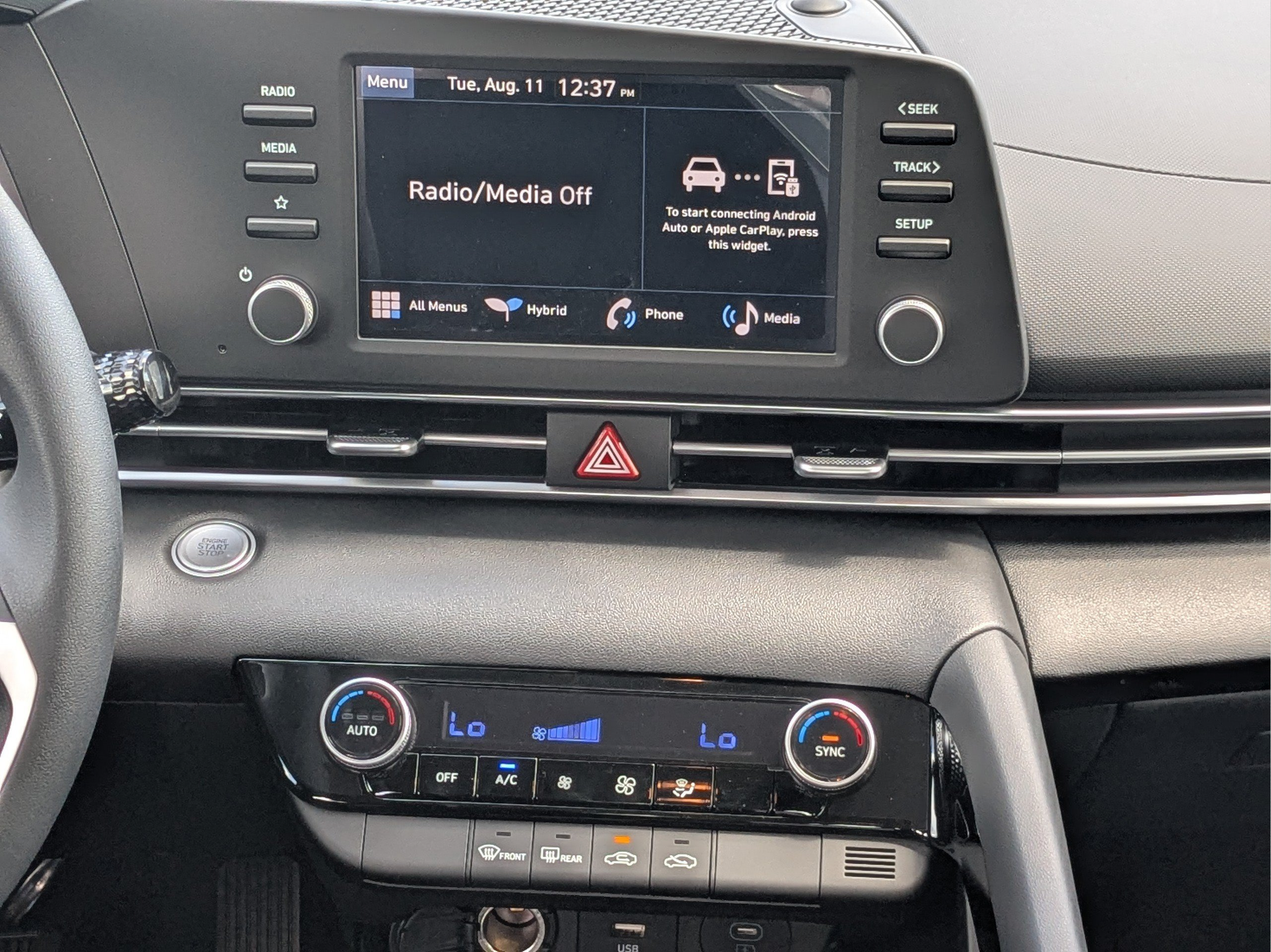 New 2026 Hyundai Elantra Hybrid FWD image 17